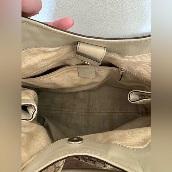GUCCI
Beige/White GG Canvas Medium Sukey Tote Bag - Picture 9 of 13
